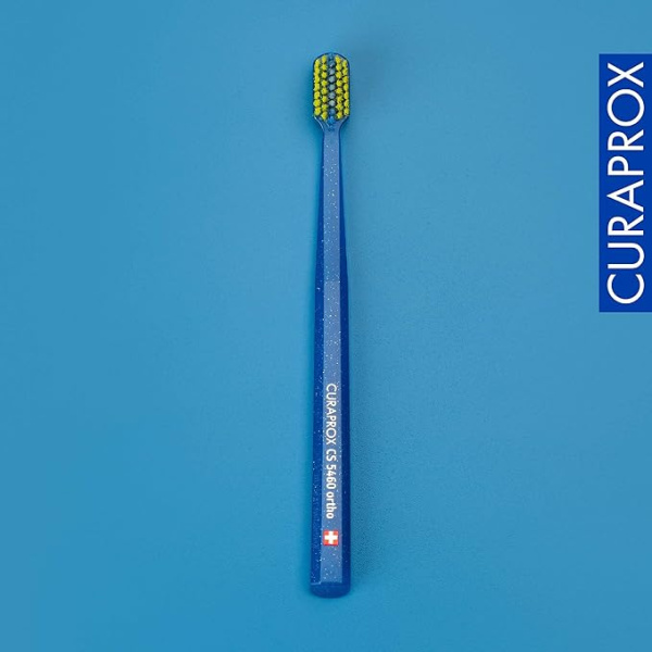 Ортодонтическая щетка CURAPROX с "углублением" (CS5460 "ortho") ТЕМНО-СИНЯЯ Ортодонтическая щетка CURAPROX с "углублением" (CS5460 "ortho") ТЕМНО-СИНЯЯ