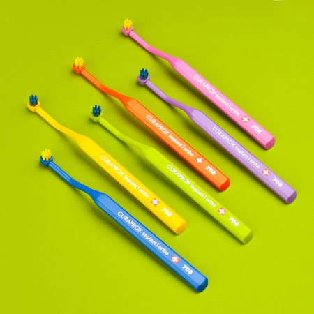 Зубная щетка CURAPROX 708 для имплантов и ортоконструкций (CS 708) ЖЕЛТАЯ Зубная щетка CURAPROX 708 для имплантов и ортоконструкций (CS 708) ЖЕЛТАЯ