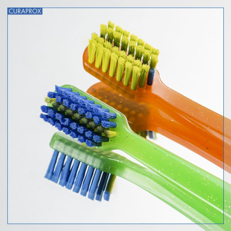 Ортодонтическая щетка CURAPROX с "углублением" (CS5460 "ortho") САЛАТОВАЯ