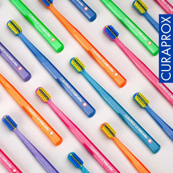 Ортодонтическая щетка CURAPROX с "углублением" (CS5460 "ortho") БИРЮЗОВАЯ Ортодонтическая щетка CURAPROX с "углублением" (CS5460 "ortho") БИРЮЗОВАЯ