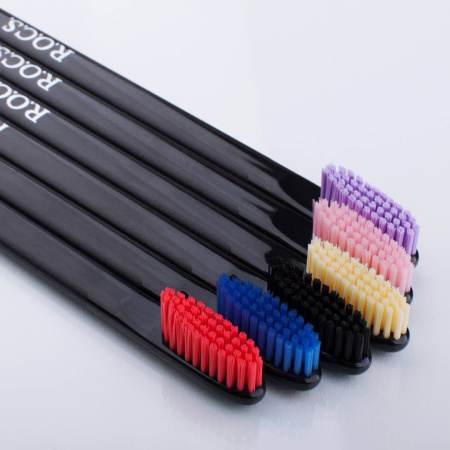 Зубная щетка R.O.C.S. Black Edition Classic, средняя