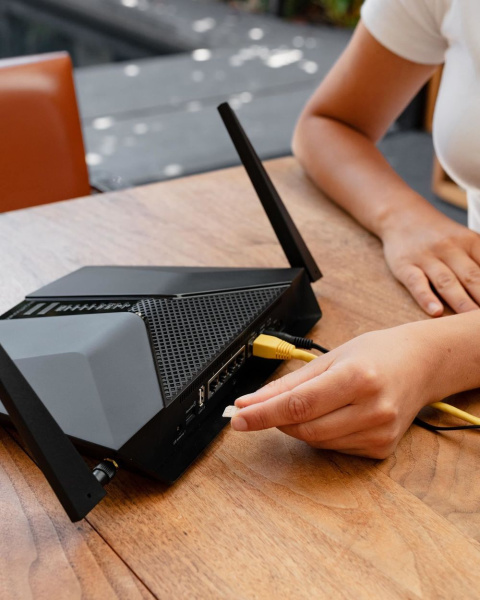 Wi-Fi роутер Netgear Nighthawk LAX20 LTE WiFi6 (LAX20-100EUS) Wi-Fi роутер Netgear Nighthawk LAX20 LTE WiFi6 (LAX20-100EUS)