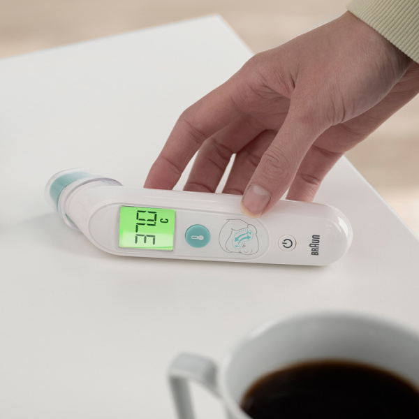 Термометр налобный электронный Braun TempleSwipe BST200