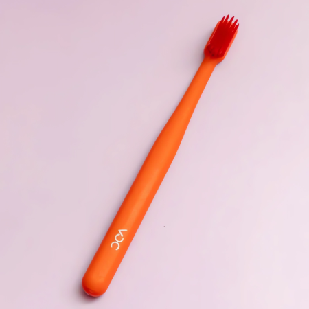 Зубная щетка для взрослых TM VOC мягкая, оранжевая