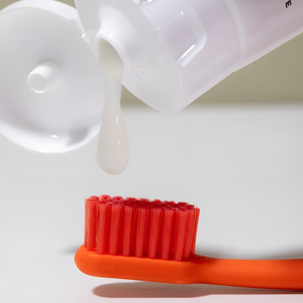 Детская зубная паста VOC kids Спелый банан (0+), 50 мл Детская зубная паста VOC kids Спелый банан (0+), 50 мл