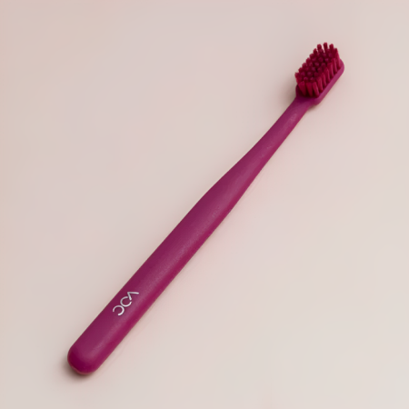 Зубная щетка для взрослых TM VOC мягкая, ягодная