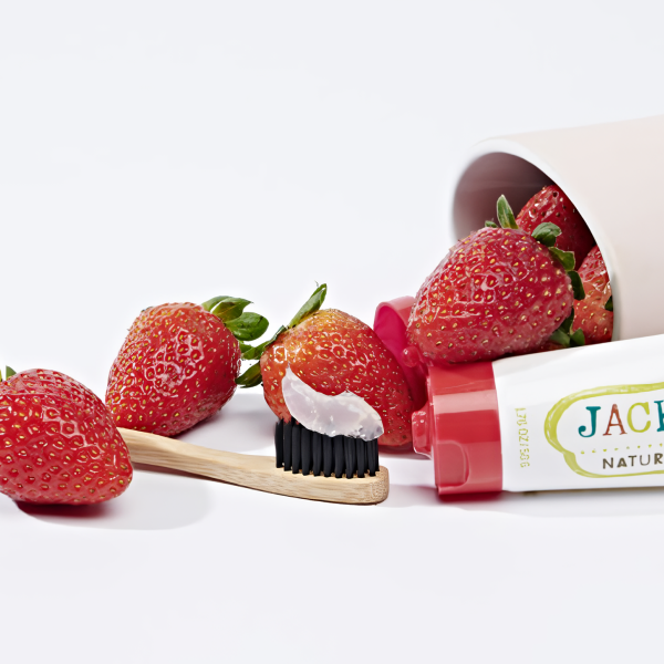 Органическая зубная паста Jack N' Jill Strawberry - Клубника Органическая зубная паста Jack N' Jill Strawberry - Клубника