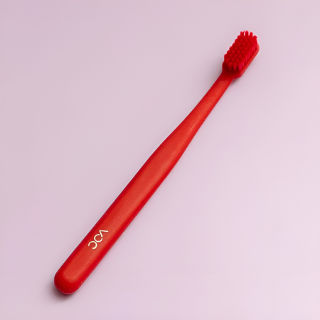 Зубная щетка для взрослых TM VOC мягкая, красная