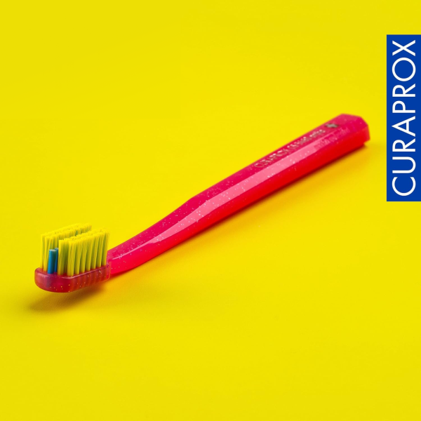 Ортодонтическая щетка CURAPROX с "углублением" (CS5460 "ortho") МАЛИНОВАЯ Ортодонтическая щетка CURAPROX с "углублением" (CS5460 "ortho") МАЛИНОВАЯ